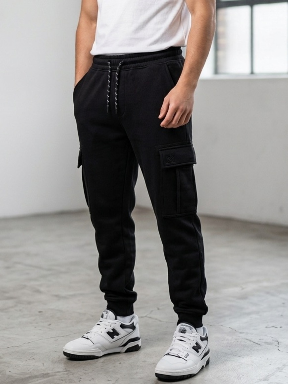 Hype Black Relaxed Fit Cargo Sweatpants - Size Medium